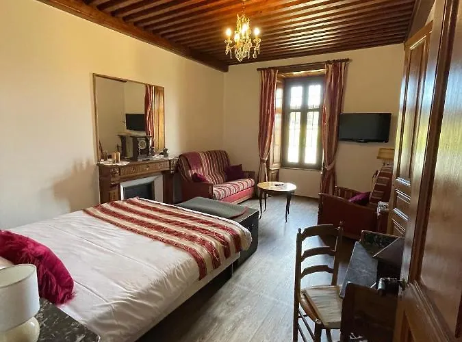 Manoir Du Grail Hotel *