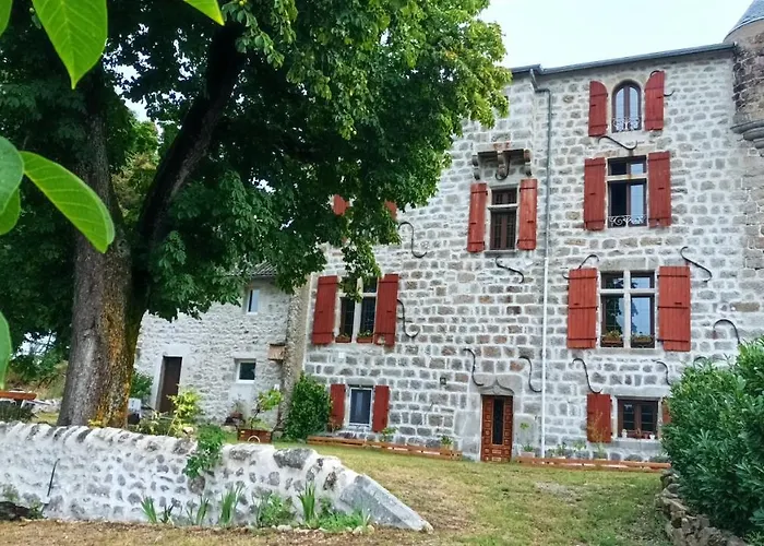 Manoir Du Grail מלון *